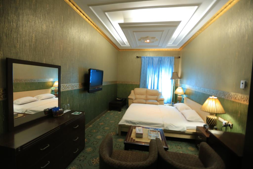 Sun City International Hotel Дубай Экстерьер фото