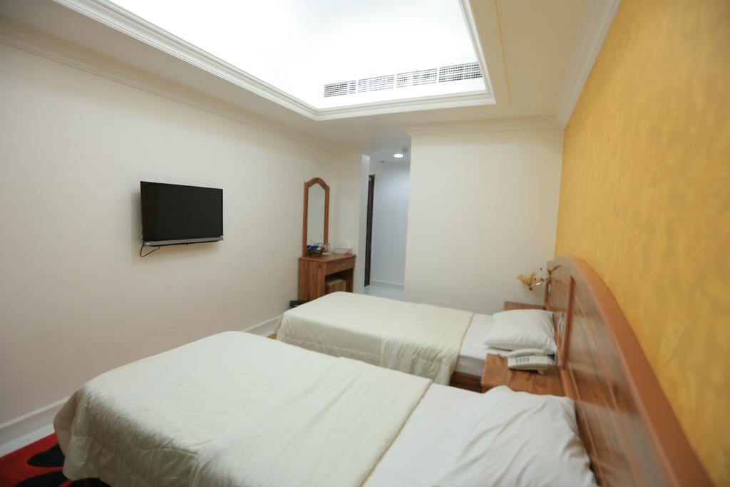 Sun City International Hotel Дубай Экстерьер фото