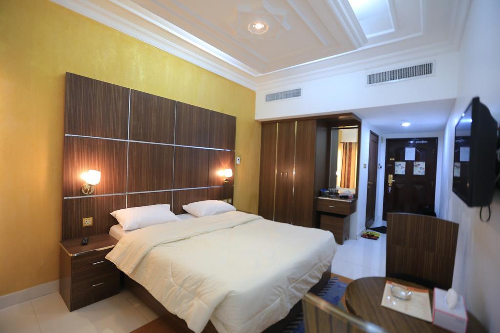 Sun City International Hotel Дубай Экстерьер фото