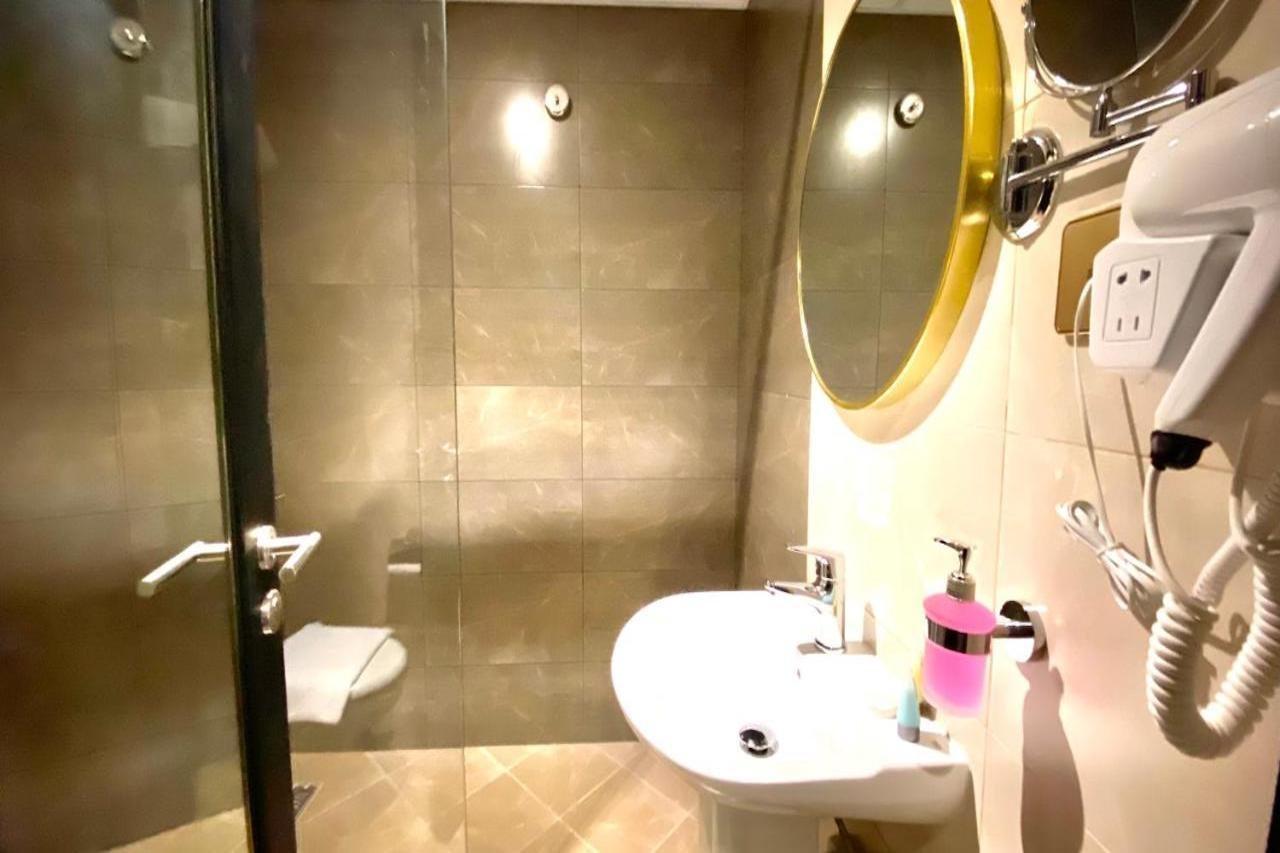 Sun City International Hotel Дубай Экстерьер фото