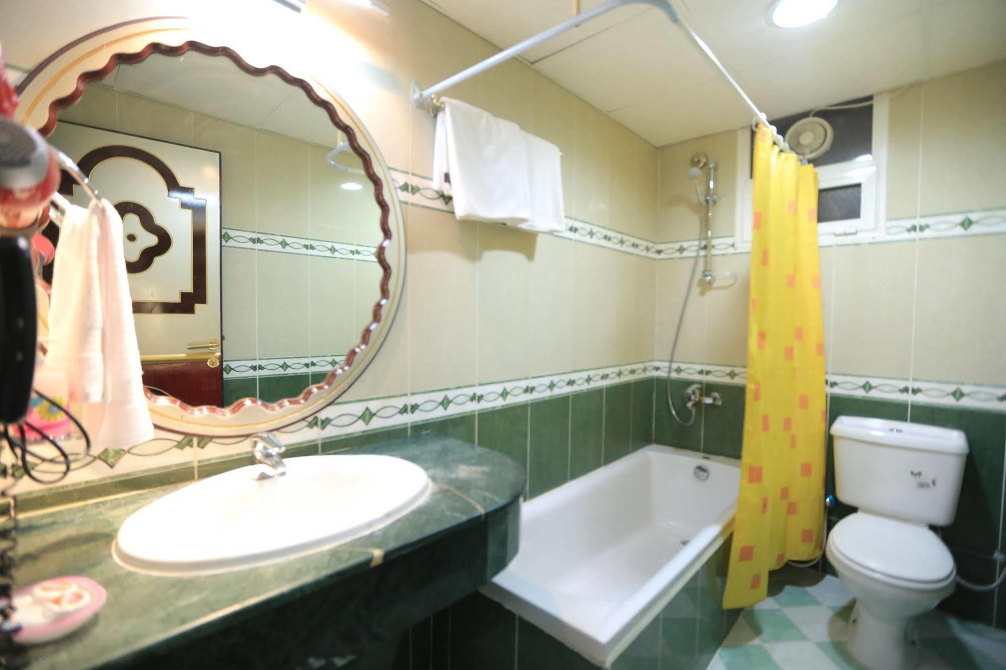 Sun City International Hotel Дубай Экстерьер фото